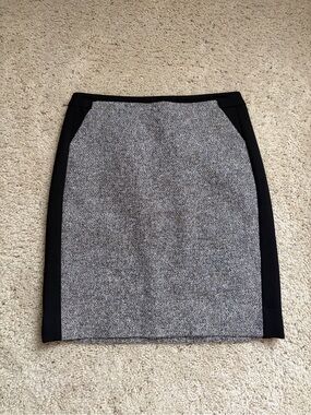 White House Black Market Black and Gray Tweed Pencil Skirt size 8  (159)